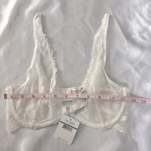 NWT Free People Lace Plunge Bra in Ivory 32C